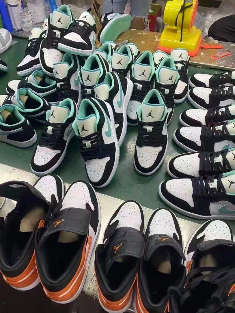 Air Jordan AJ1 AJ4 sneakers from verified Yupoo factory