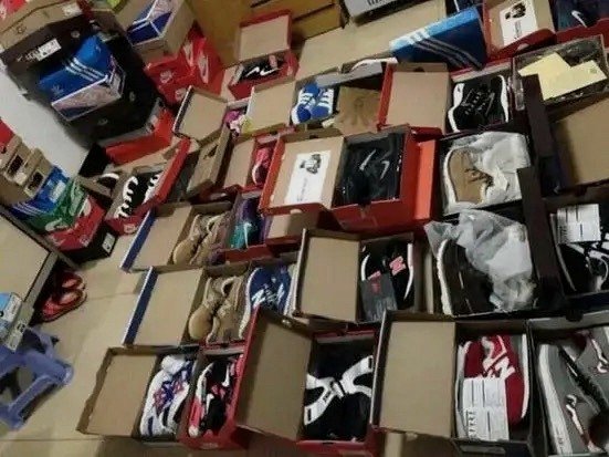 Mixed sneaker stock inventory ready to ship