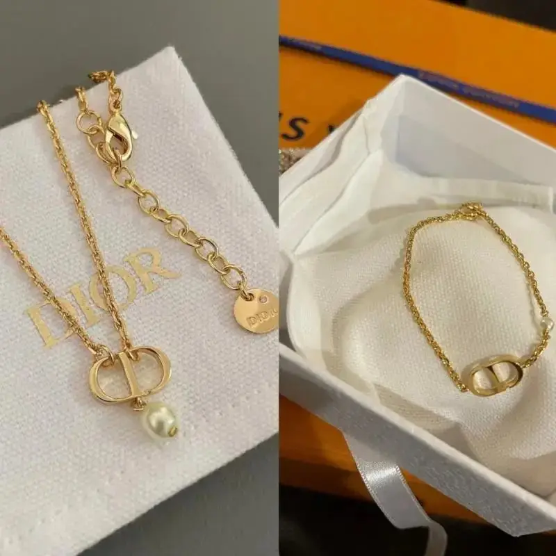 Dior Necklace 2